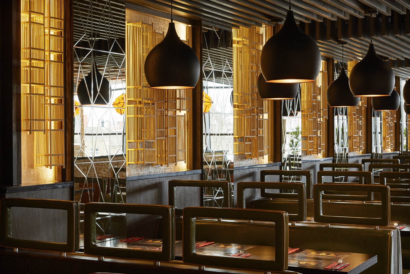 cosmo-buffer-restaurant-gold-walls-ceiling-lights