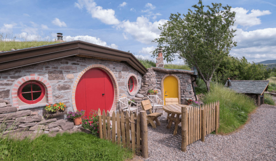 Play Out Your Lord Of The Rings Fantasies By Staying At These Tiny Hobbit Houses Less Than An Hour Away From Glasgow