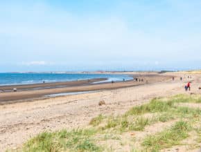 5 Coastal Towns With Award-Winning Beaches Less Than An Hour From Glasgow